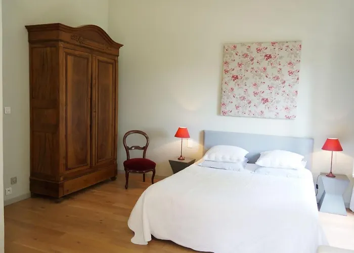 Couette-café La Rougeanne 4*
